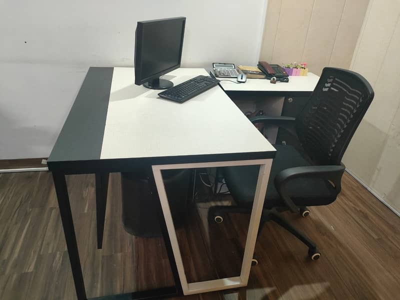 OFFICE FURNITURE - TABLES, CHAIRS, VISITOR CHAIRS, EXECUTIVE TABLES 1