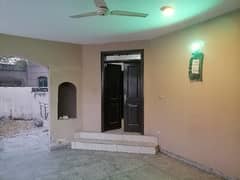 House Sized 10 Marla Is Available For sale In Askari 10