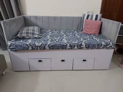 folded queen size bed