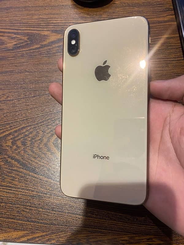 iPhone XS Max 1 yaar used  10 by 10 condition 0