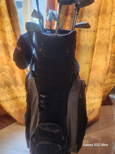 golf bags with clubs 3