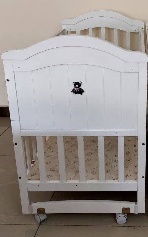 Tinnies Wooden Baby Cot (White) 0