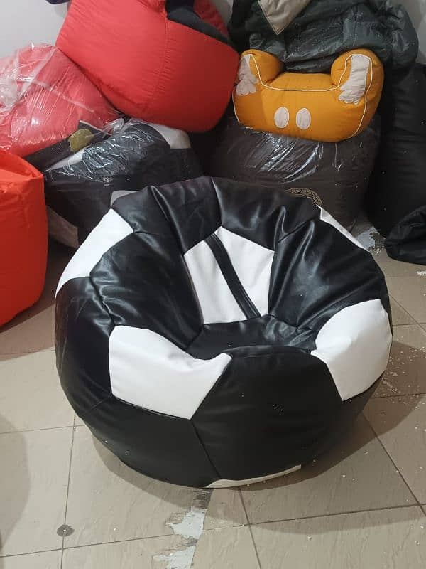 PREMIUM LEATHERITE BEAN BAG SOFAS / Football bean bags 5