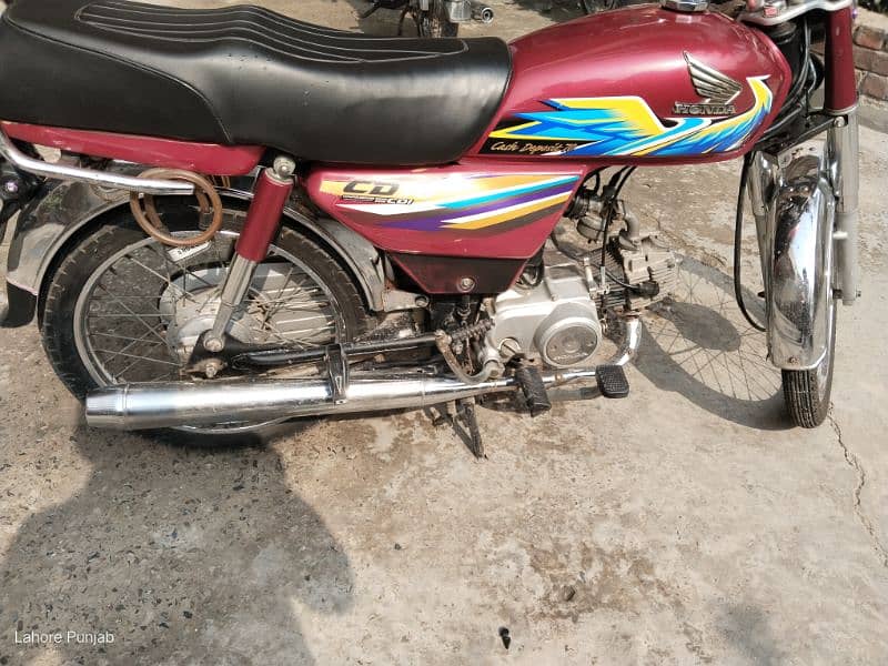 Honda CD70 4