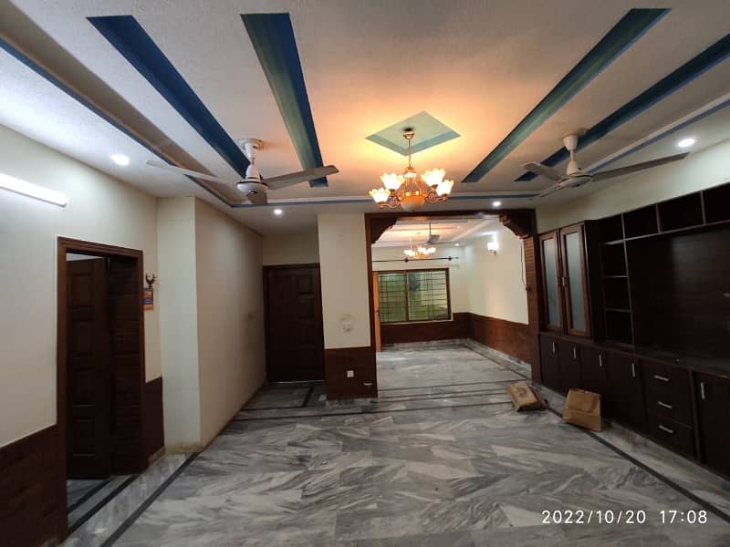 7 Marlas Basement Available For Rent In G-13/3 2