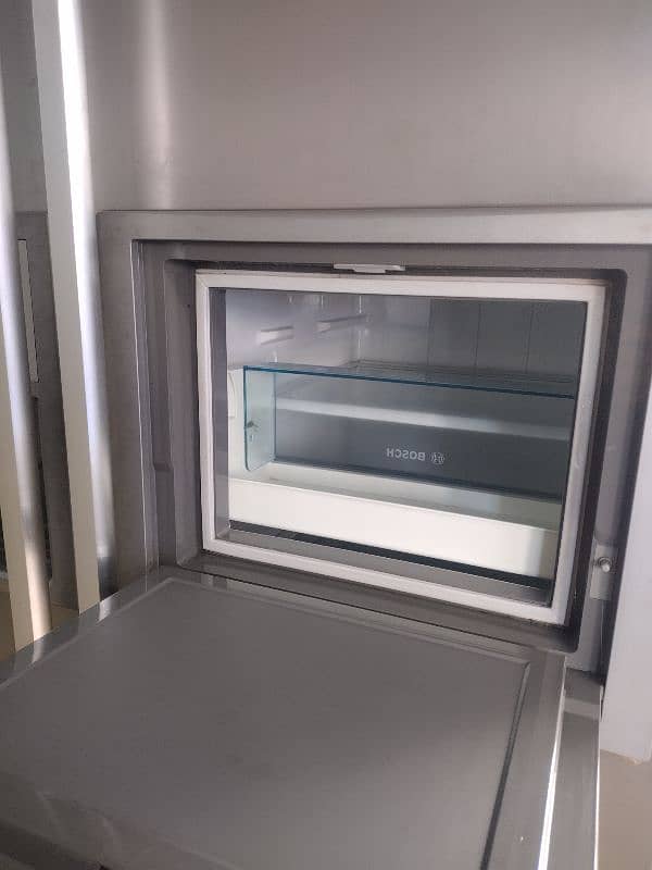 depencer with fridge and ice maker 4