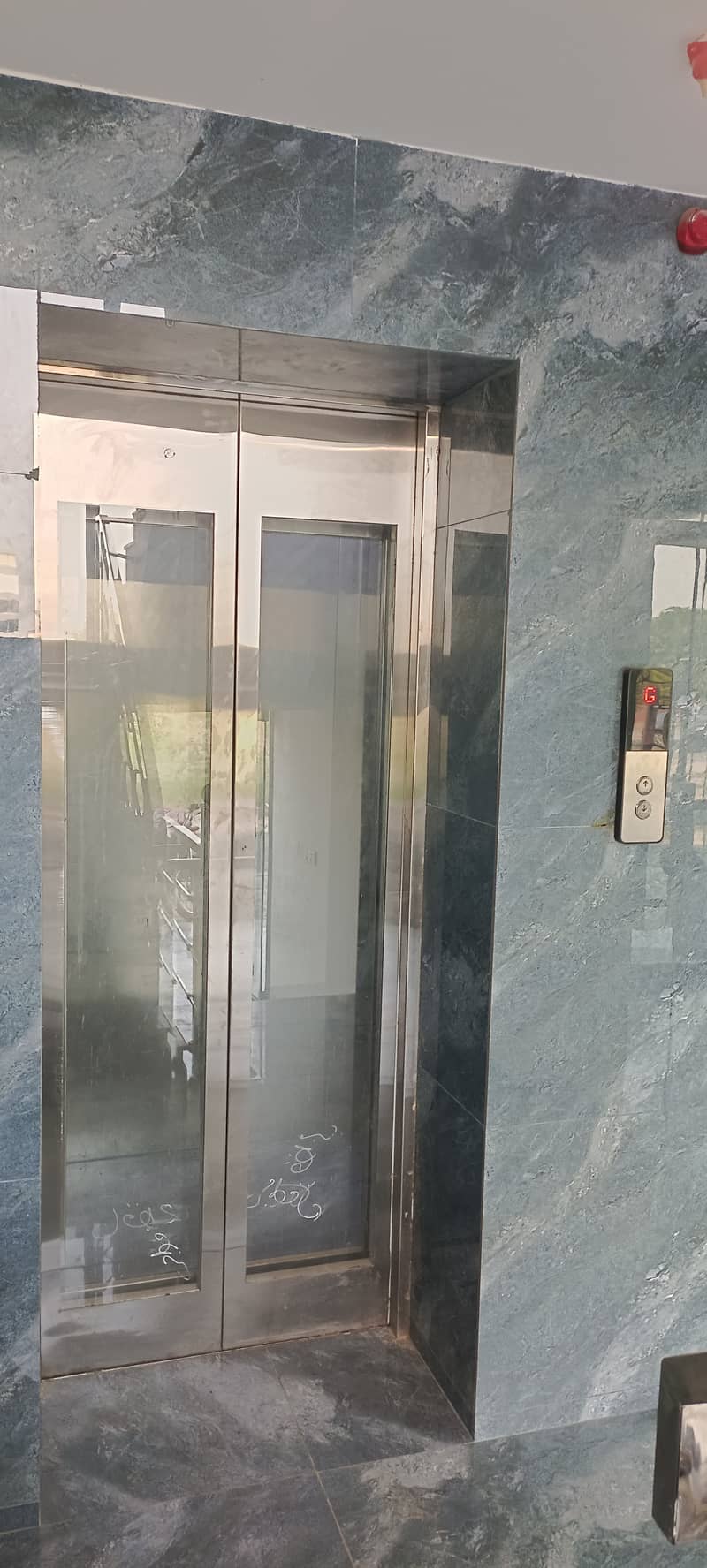 Standard lift service's 1