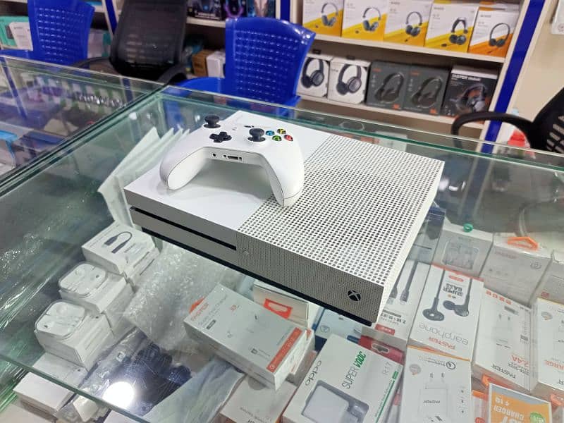 Xbox one S 1tb 1