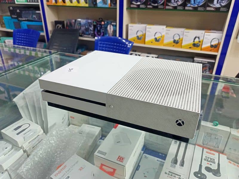 Xbox one S 1tb 4