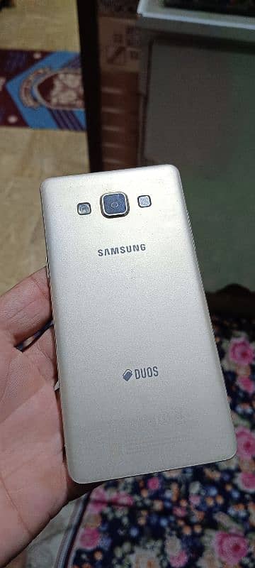 Samsung Galaxy A4 16GB 4G phone all ok 1