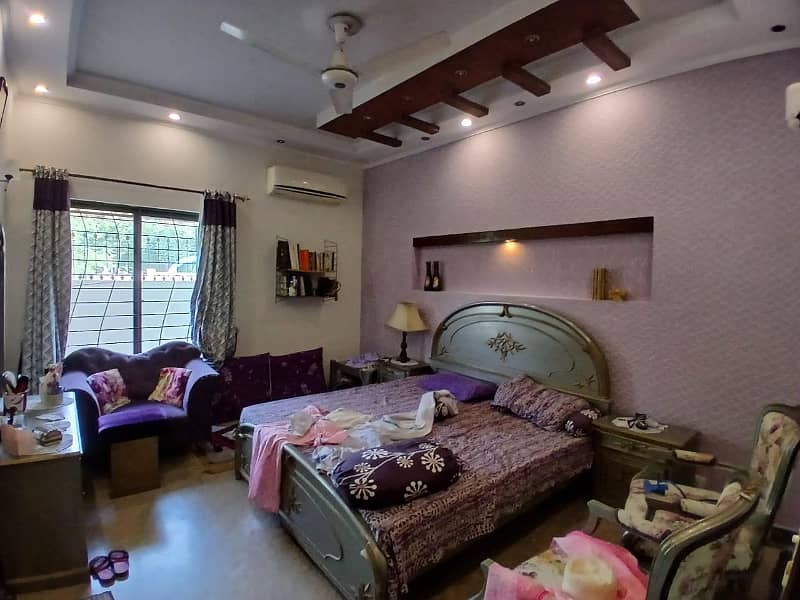 10 Marla Full House Is Available For Rent Fully Furnished In DHA Phase 5 Lahore At Super Hot Location 100% orignal pictures 18