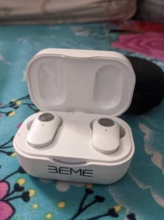 Beme solar Earbuds 10 by 10 condition Original