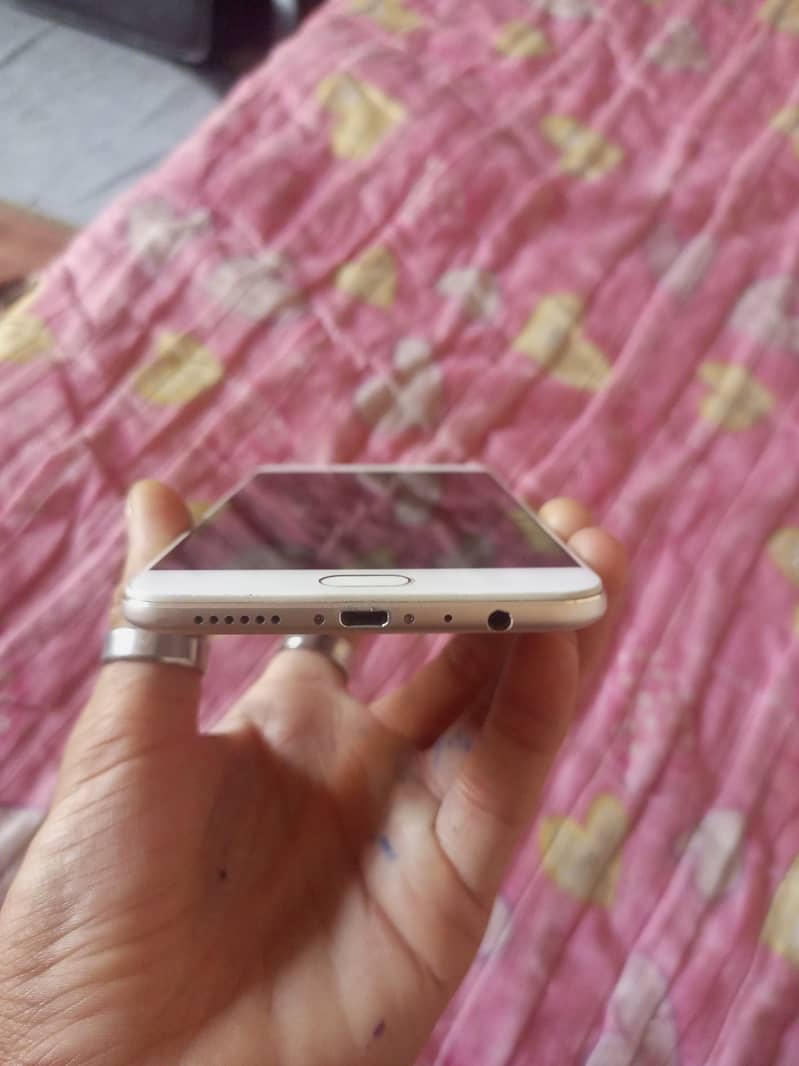 Oppo R9s plus model 4