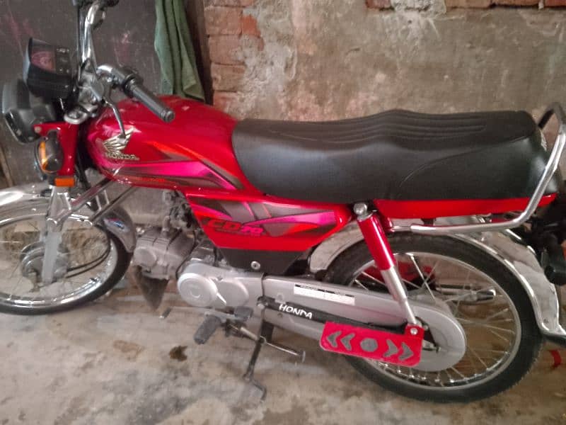 Honda CD70 3