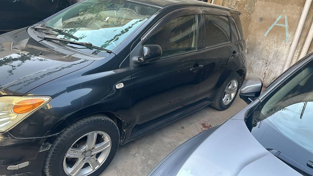 Toyota IST 2006 FL Registered 2011 1