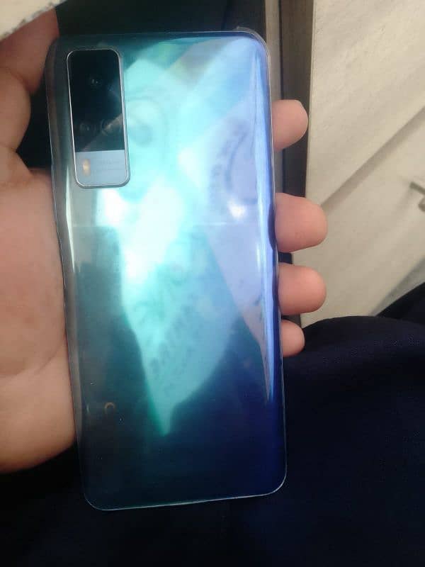 exchange possible  8/128vivo y 51 s lush condition 4