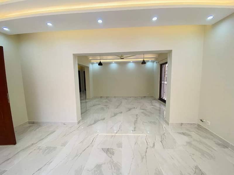 15 Marla Beautiful Brig House For Sale in Askari-10 23