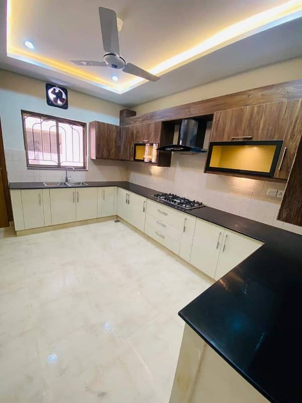 15 Marla Beautiful Brig House For Sale in Askari-10 33