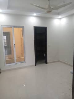 5 Marla Apartment For Rent With Lift Good Location.