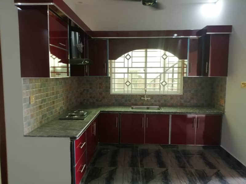 Near To Market Park And Schools 10 Marla House Available For Rent 11