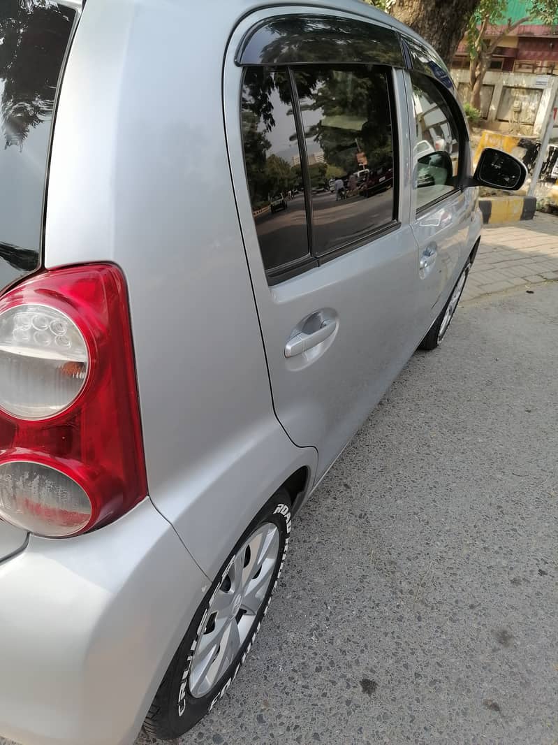 Toyota Passo 2011 (1.0) 9