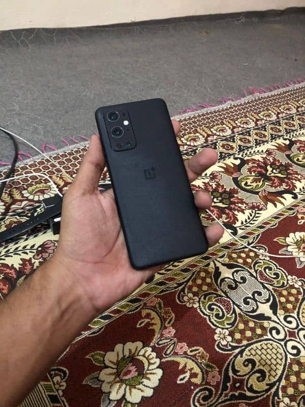 One Plus 9 pro 12gb 255g 3