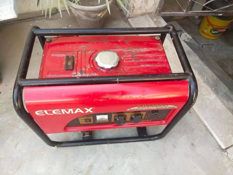 Honda Elemax 2.6 kvA, In Running condition, Petrol + Gas both 1