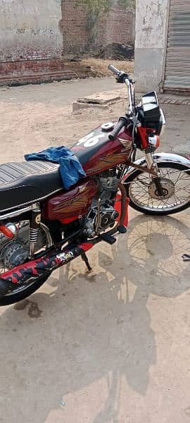 Honda 125 for sell condition 10*10 totel genuine 150000un 2