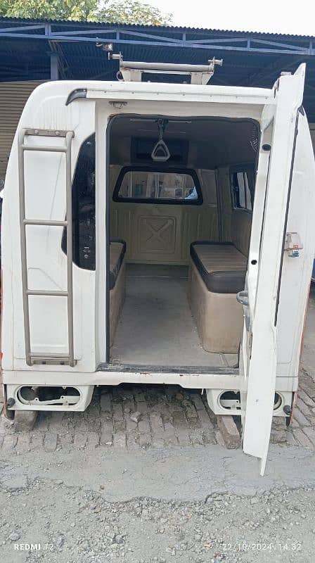 Hyundai Porter Cabin 6