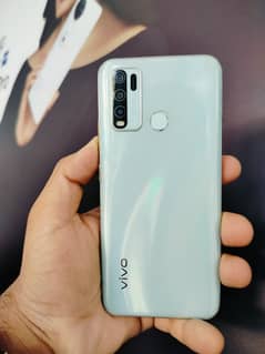 Vivo y30 (4/64) 10 by 9 condition