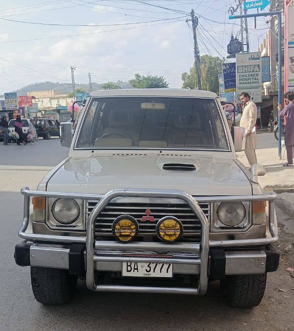 Mitsubishi Pajero 1989 1