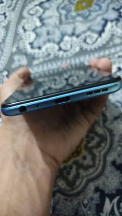 vivo y31 . . 4gb 128gb with box charger