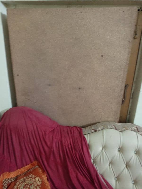 2 single bed in good condition 8