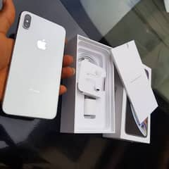 I phone xs max  10 by 10 condition with box charger original battery