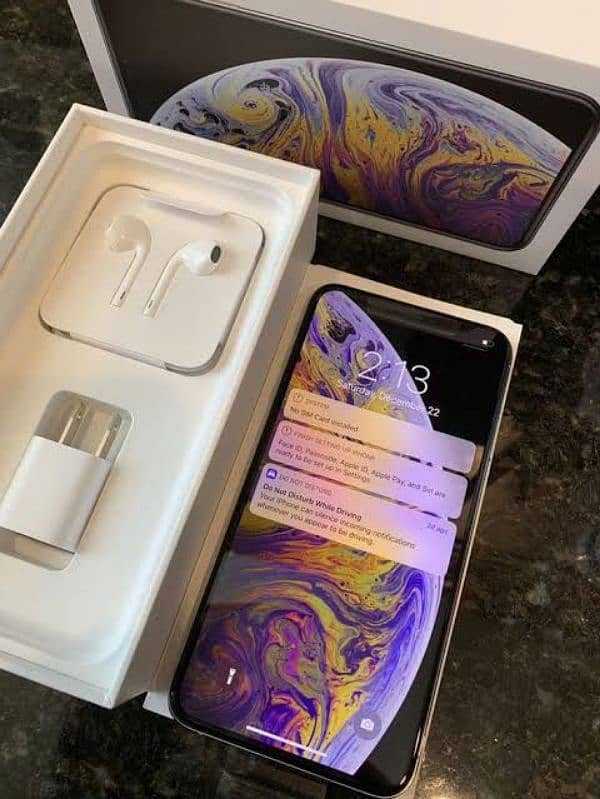 I phone xs max  10 by 10 condition with box charger original battery 1