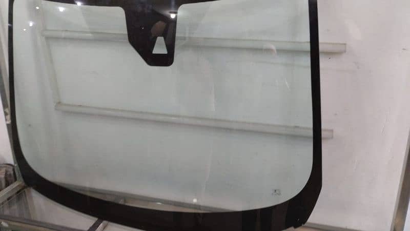 All Cars Geniune Windscreens, Doors Glasses, Windshields Available 3