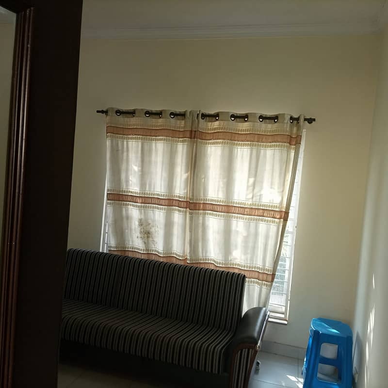 6.25 Marla Luxurious Fully Furnished House in Bahria Homes, Bahria Town, Lahore! 9