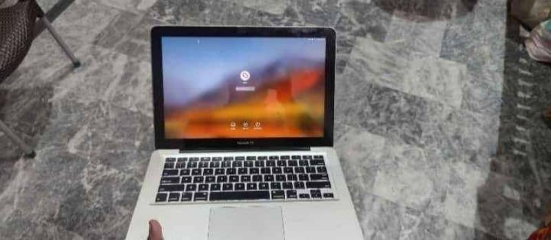 MacBook pro 2011 2