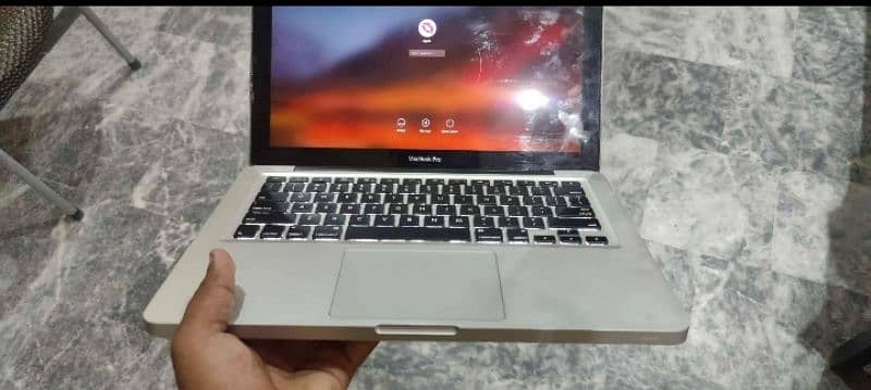 MacBook pro 2011 5