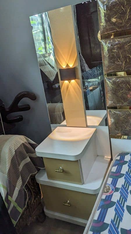 White and brown acrylic furniture new condition 14