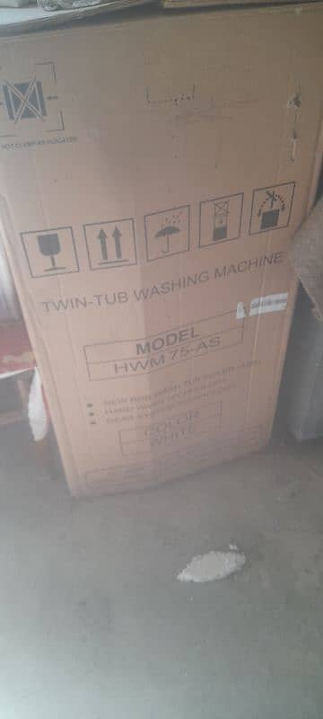 Haier Twin Tub washing machine, HWM-75AS 1