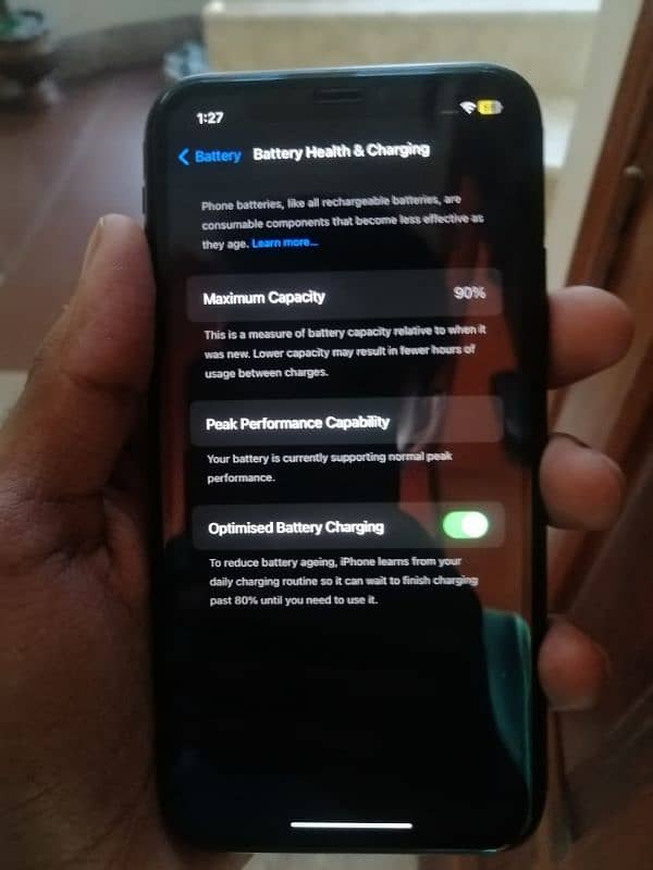 iphone XR 128 gb JV condition achi ha 3