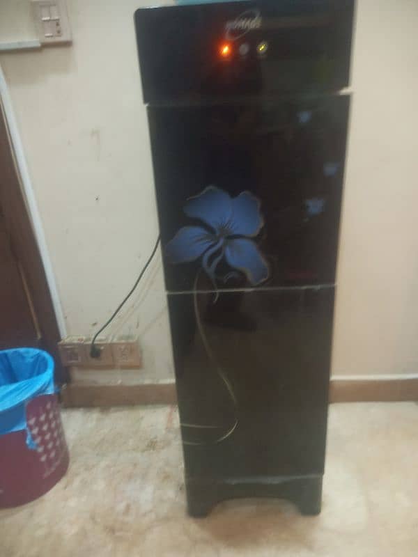 Homage glass door water dispenser 3