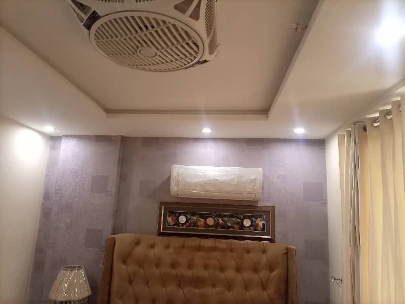 A BEAUTIFUL LIKE NEW LUXURY STYLISH FLAT FOR RENT ON VIP LOCATION CLOSE TO PARK IN BAHRIA TOWN LAHORE 1