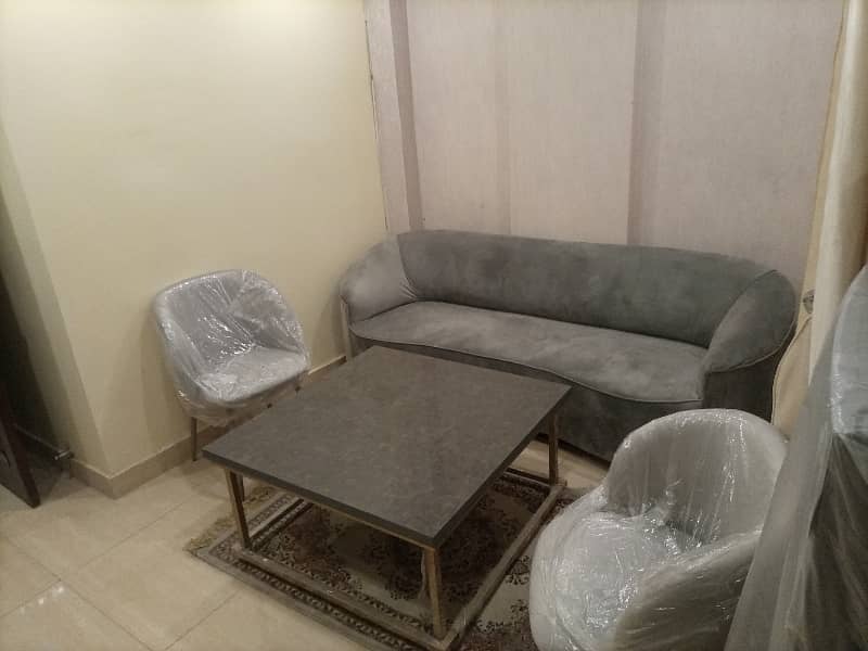 A BEAUTIFUL LIKE NEW LUXURY STYLISH FLAT FOR RENT ON VIP LOCATION CLOSE TO PARK IN BAHRIA TOWN LAHORE 5