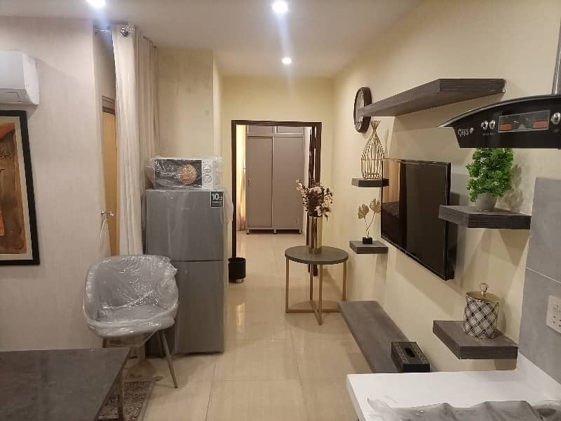 A BEAUTIFUL LIKE NEW LUXURY STYLISH FLAT FOR RENT ON VIP LOCATION CLOSE TO PARK IN BAHRIA TOWN LAHORE 8