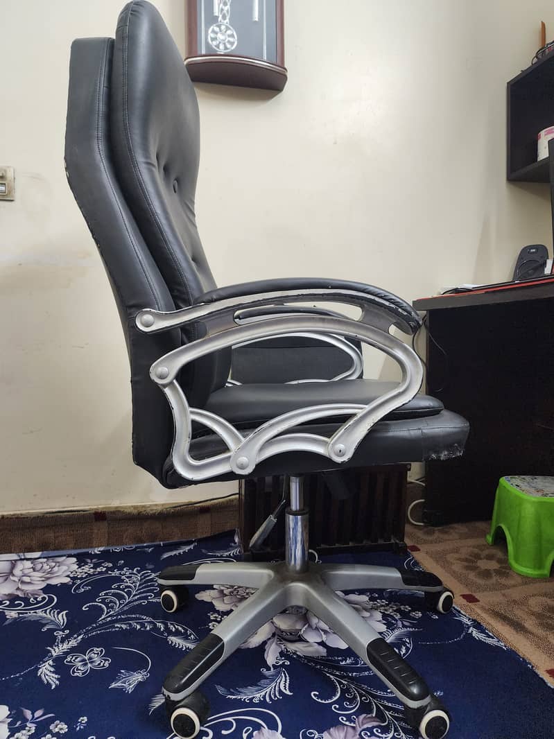 Workstation / Computer Chair For Sale. 1