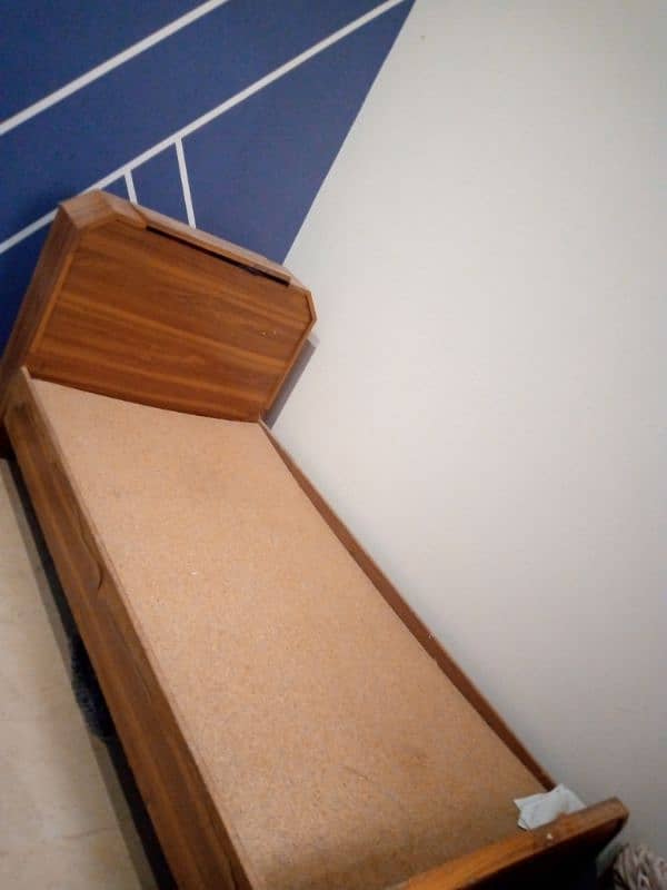 1 single bed used 1