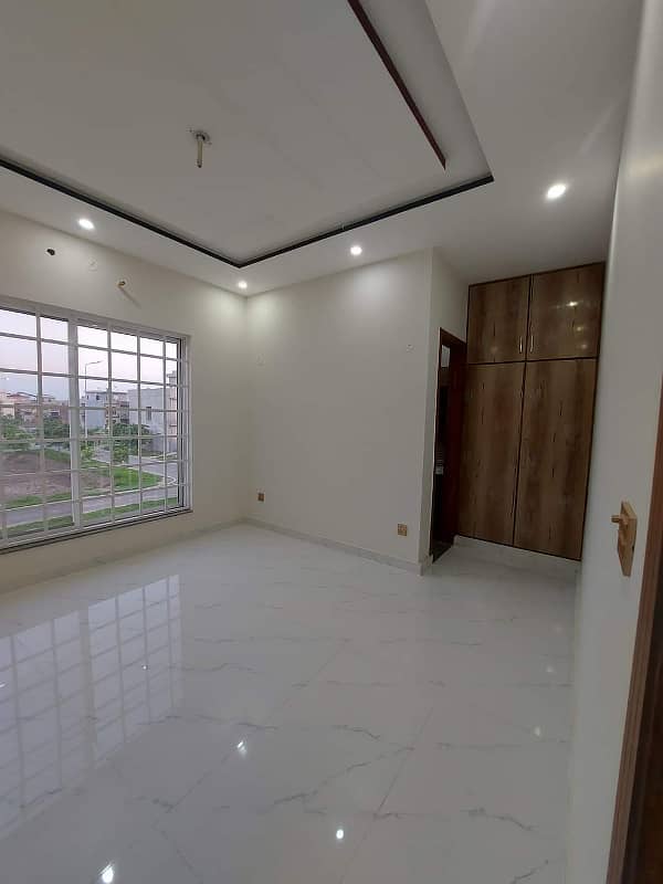 5 MARLA UPPER PORTION FOR RENT NEAR IN PARK VIEW CITY NEAR TO THOKER NIAZ BAIG 3