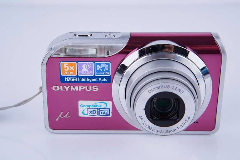 With ORIGINAL XD - 2. GB Memory Card - OLYMPUS DIGITAL CAMERA 2